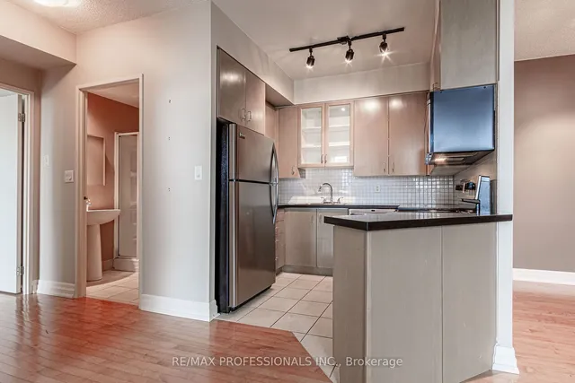 Additional image 5 of 70 Alexander St Unit 1007