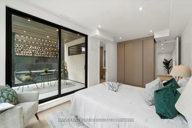 Additional image 22 of 697 Richmond St