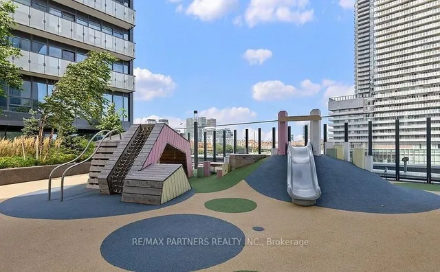 Additional image 19 of 138 Downes St Unit 1209