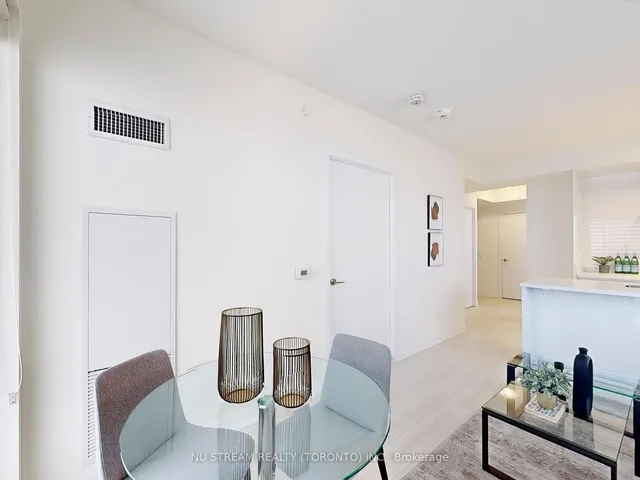 Additional image 8 of 2221 YONGE St Unit 5109