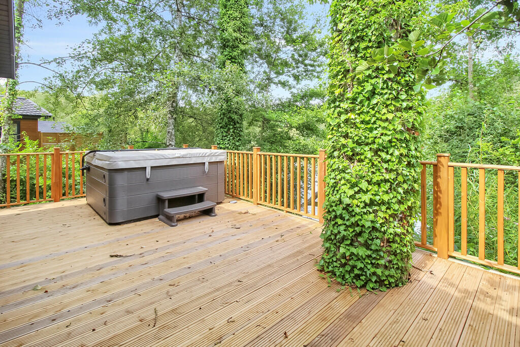 Additional image 16 of Lake View, Brokerswood Holiday Park, Brokerswood