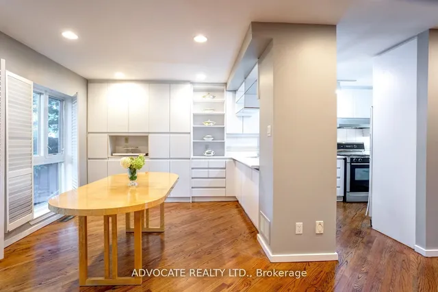 Additional image 12 of 16 Rollscourt Dr