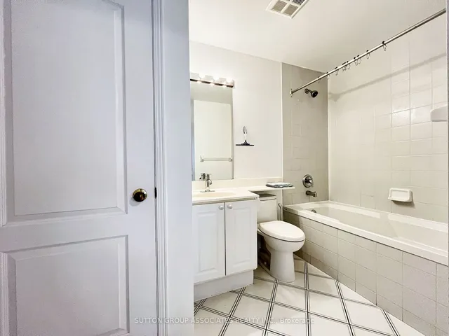 Additional image 15 of 555 Yonge St Unit 406