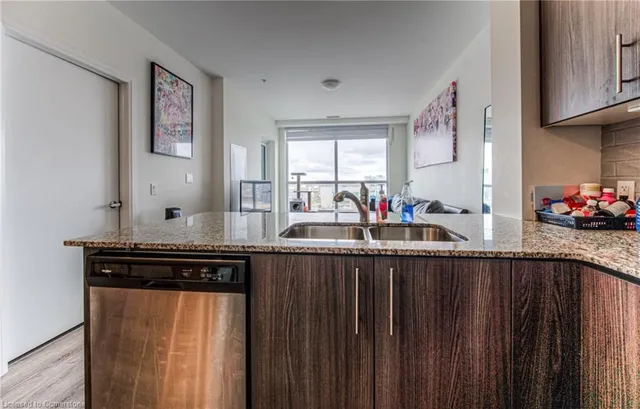 Additional image 17 of 104 Garment St Unit 1010