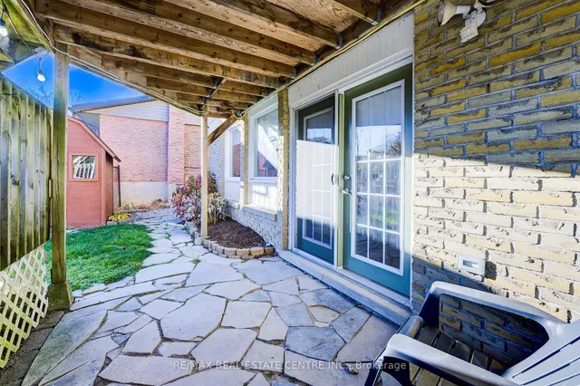 Additional image 37 of 47 Manor Dr