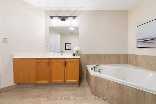 Additional image 30 of 3267 King St Unit PH #7