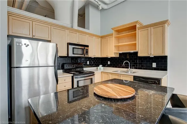 Additional image 6 of 404 King St Unit 104