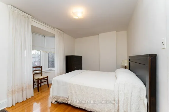 Additional image 20 of 26 Greenlaw Ave