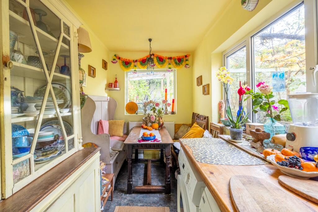 Additional image 9 of Central Glastonbury