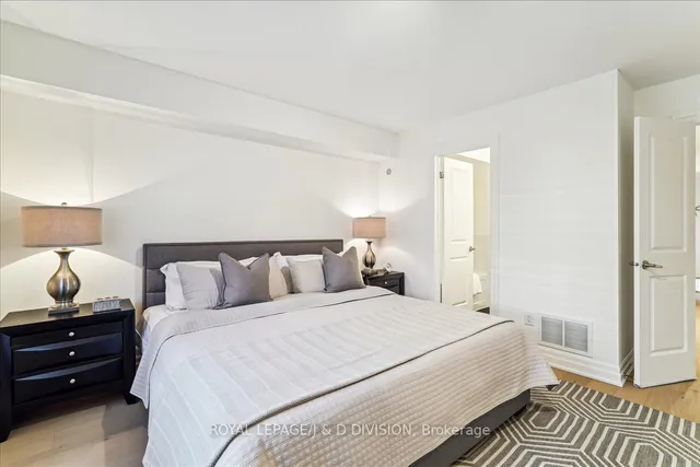 Additional image 23 of 365B Roehampton Ave