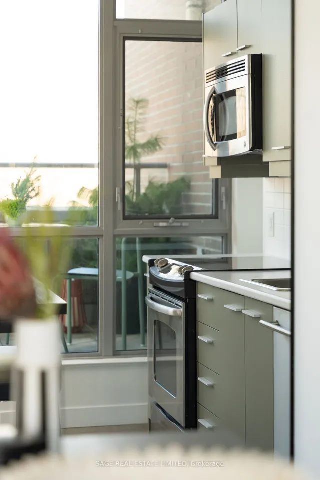 Additional image 8 of 549 King St Unit 502