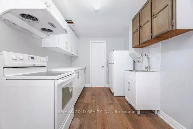 Additional image 32 of 137 Dean Park Rd