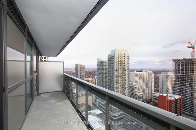 Additional image 22 of 39 Roehampton Ave Unit 2704