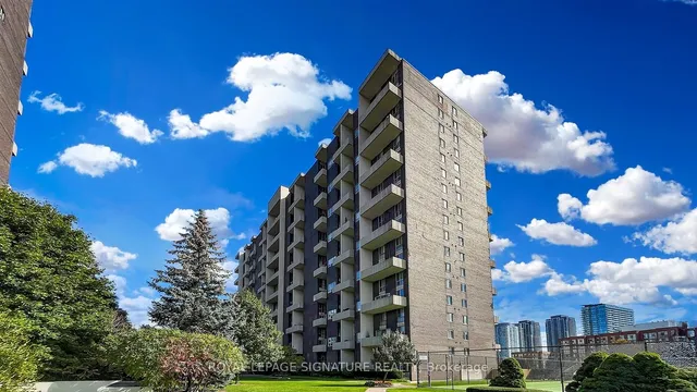 Additional image 40 of 60 Southport St Unit 724