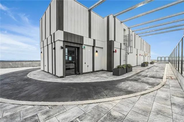 Additional image 34 of 55 Duke St Unit 502