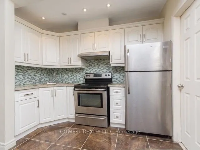 Additional image 16 of 2011 Dundas St