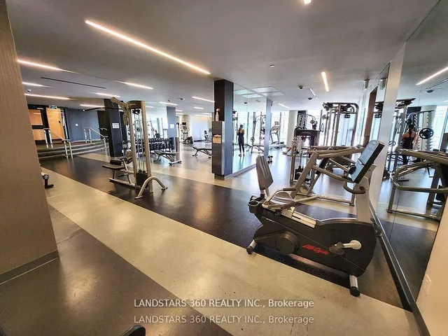 Additional image 21 of 49 East Liberty St Unit 2304