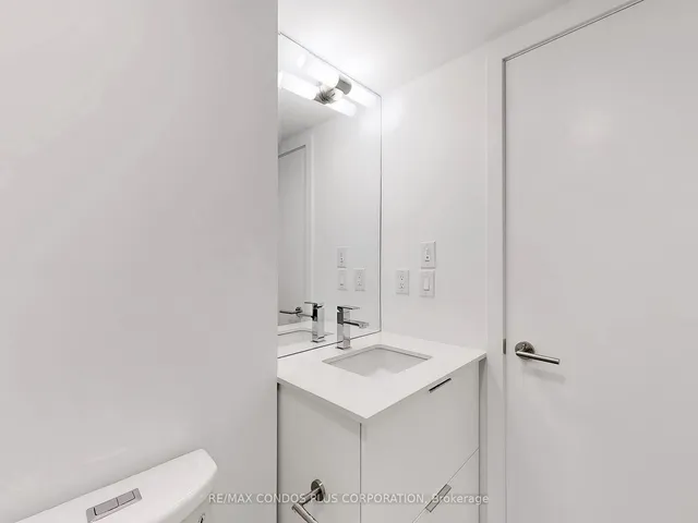 Additional image 29 of 47 Mutual St Unit 1907