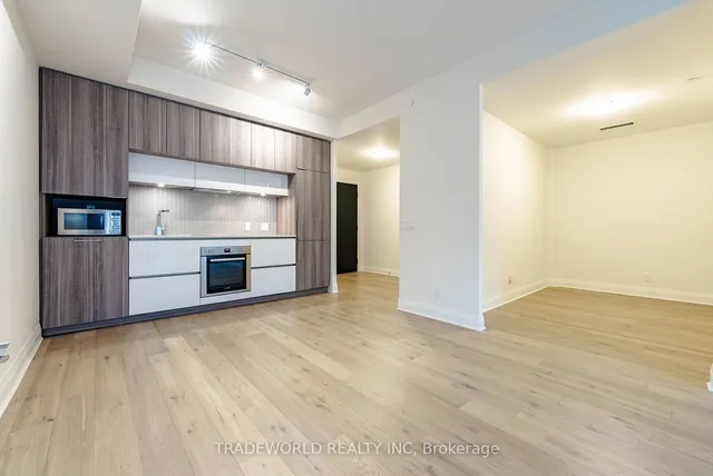 Additional image 6 of 151 Avenue Rd Unit 305