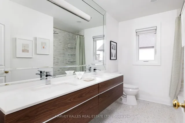 Additional image 33 of 121 Perry Cres