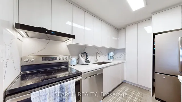 Additional image 14 of 11 Wincott Dr Unit 1912