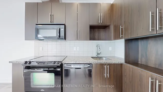 Additional image 22 of 28 Linden St Unit 203