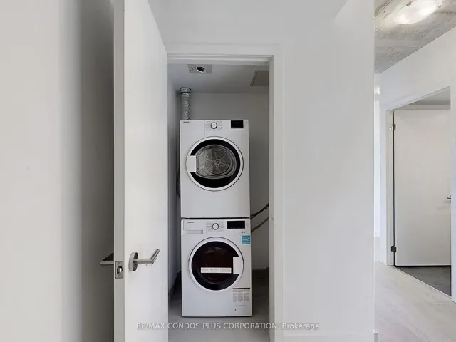 Additional image 32 of 47 Mutual St Unit 1907