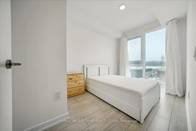 Additional image 32 of 500 Dupont St Unit 610