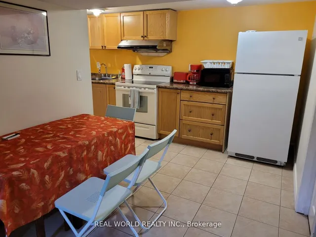 Additional image 27 of 46 Connaught Ave