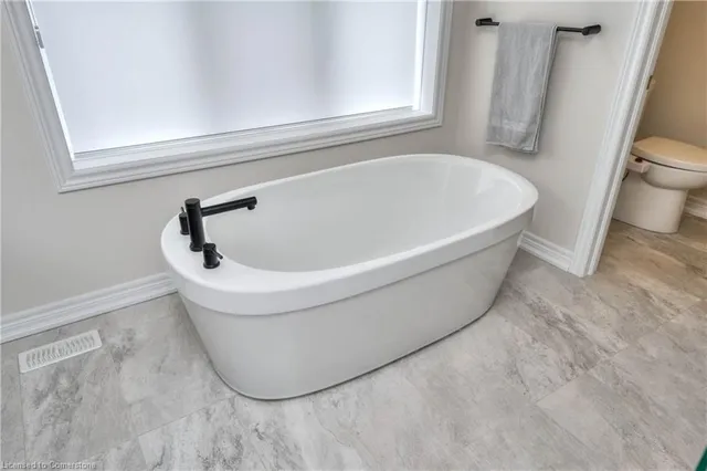 Additional image 37 of 2 Stonehill Ave