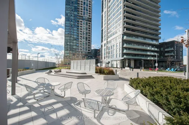 Additional image 5 of 30 Samuel Wood Way Unit 1301