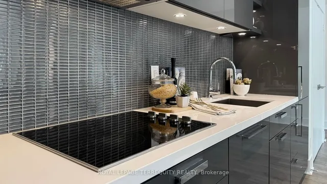 Additional image 9 of 32 Davenport Rd Unit 313