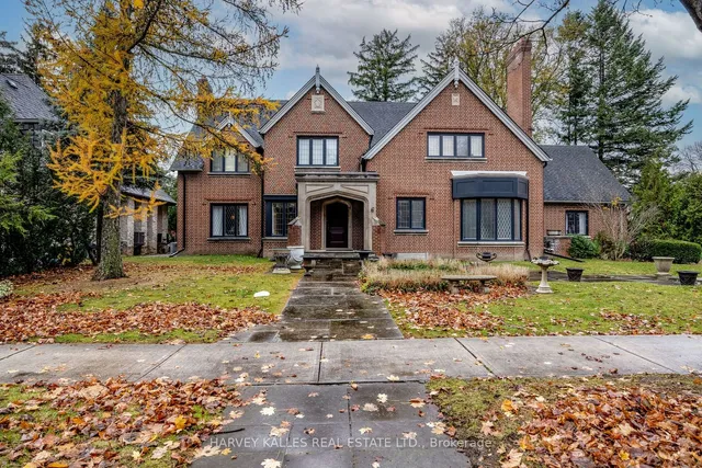 6 Versailles Crt