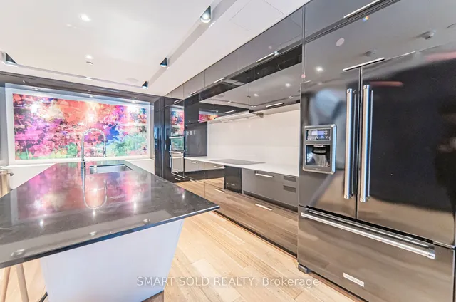 Additional image 37 of 30 Roehampton Ave Unit 1210