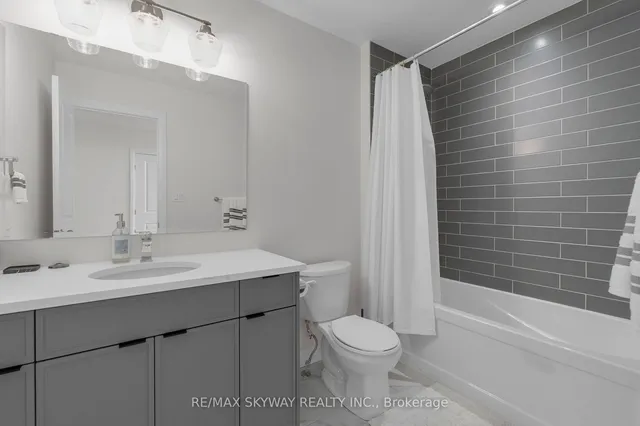 Additional image 32 of 972 Stonecliffe Walk Unit 18