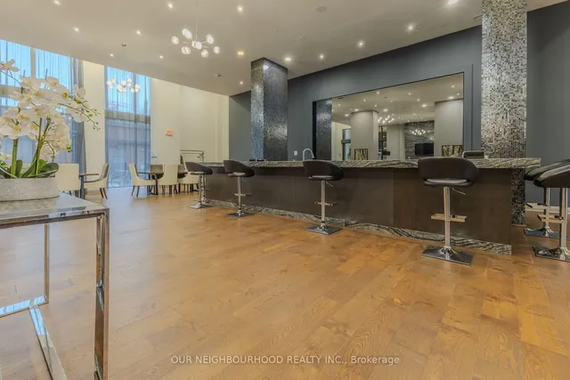 Additional image 20 of 400 Adelaide St Unit 719