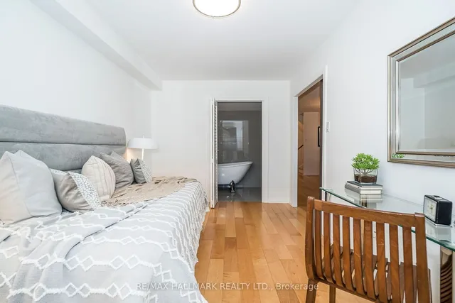 Additional image 21 of 362 The East Mall Unit 112