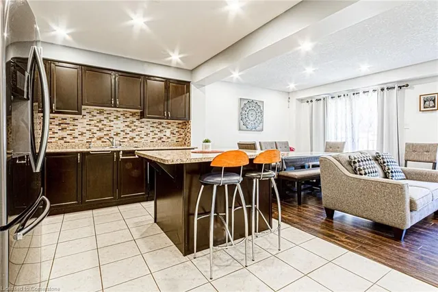 Additional image 9 of 250 Apple Hill Crescent Cres