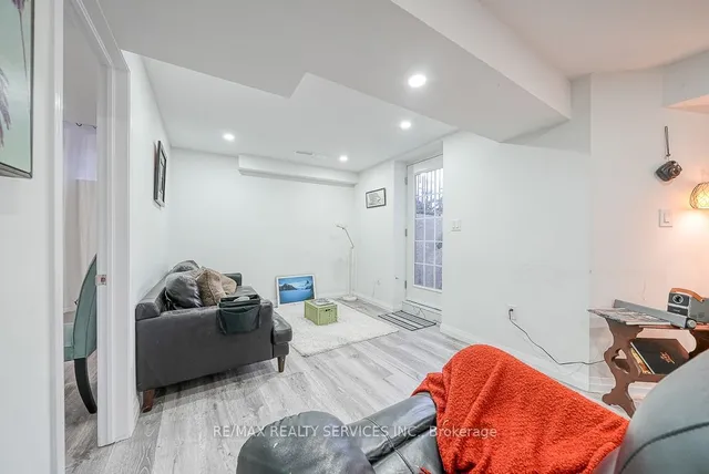 Additional image 33 of 716 Robert Ferrie Dr