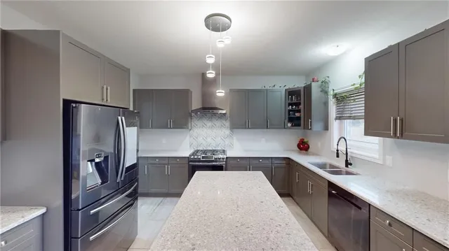 Additional image 11 of 341 RIVERTRAIL Ave