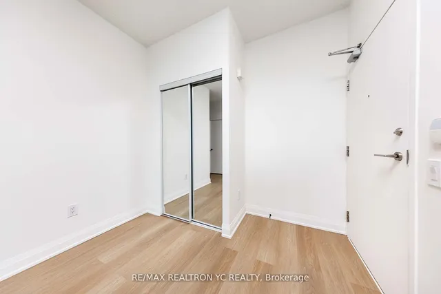 29 Singer Crt Unit 3015