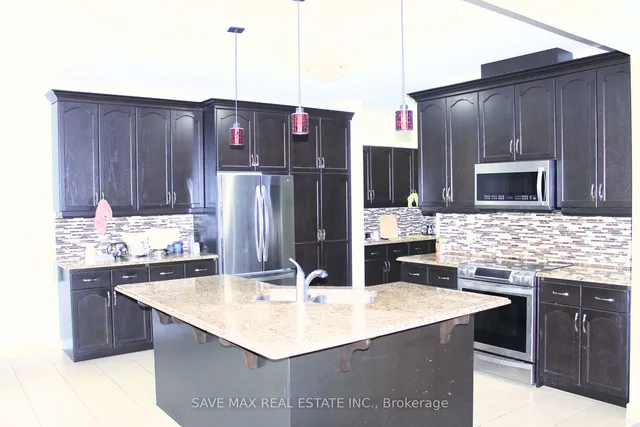 Additional image 6 of 27 Elmbank Tr