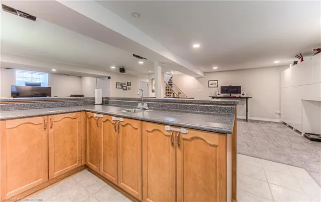 Additional image 39 of 89 Hearthwood Cres