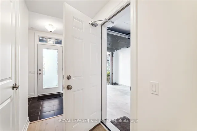 Additional image 6 of 365B Roehampton Ave