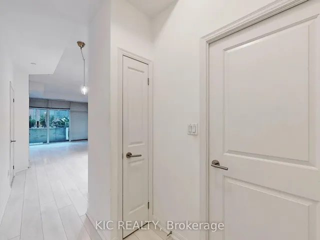 Additional image 25 of 400 Adelaide St Unit 107