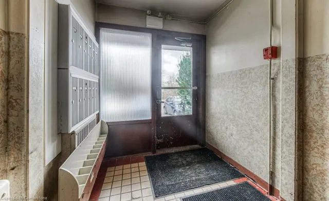 Additional image 19 of 15 Floral Cres