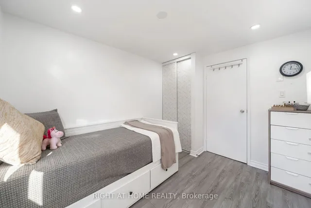 Additional image 28 of 12 Lace Fernway