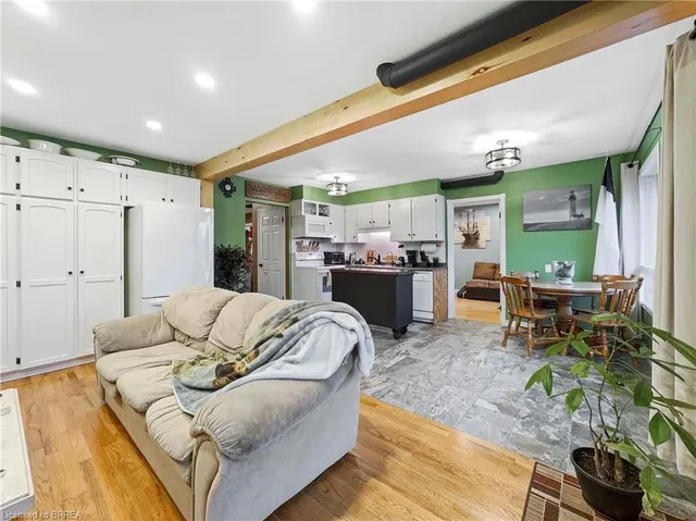 Additional image 16 of 84 Scenic Wood Cres