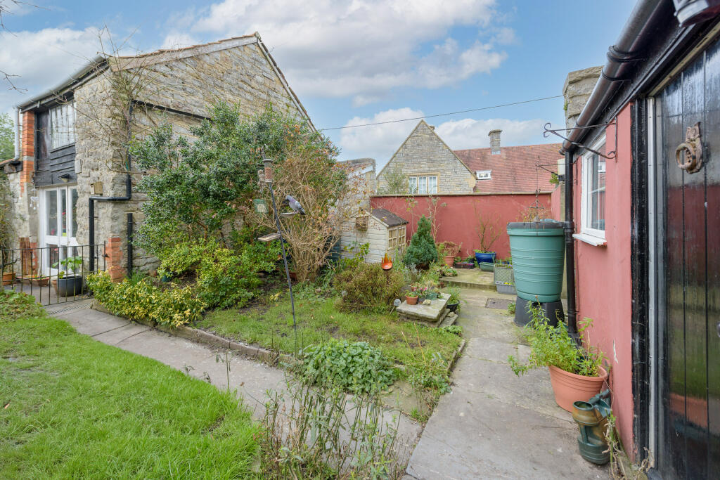 Additional image 21 of Leigh Road, Street