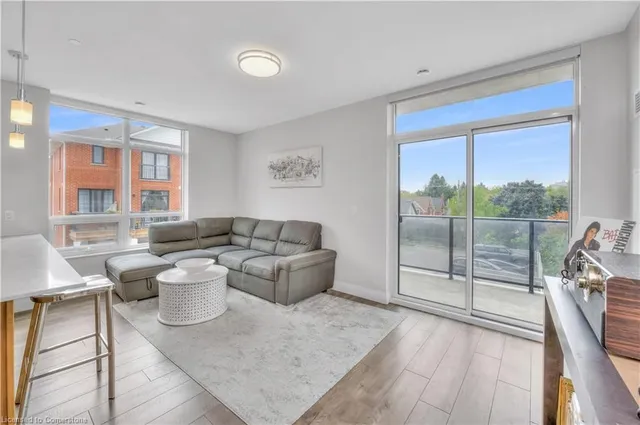 Additional image 15 of 399 Queen St S Unit 211